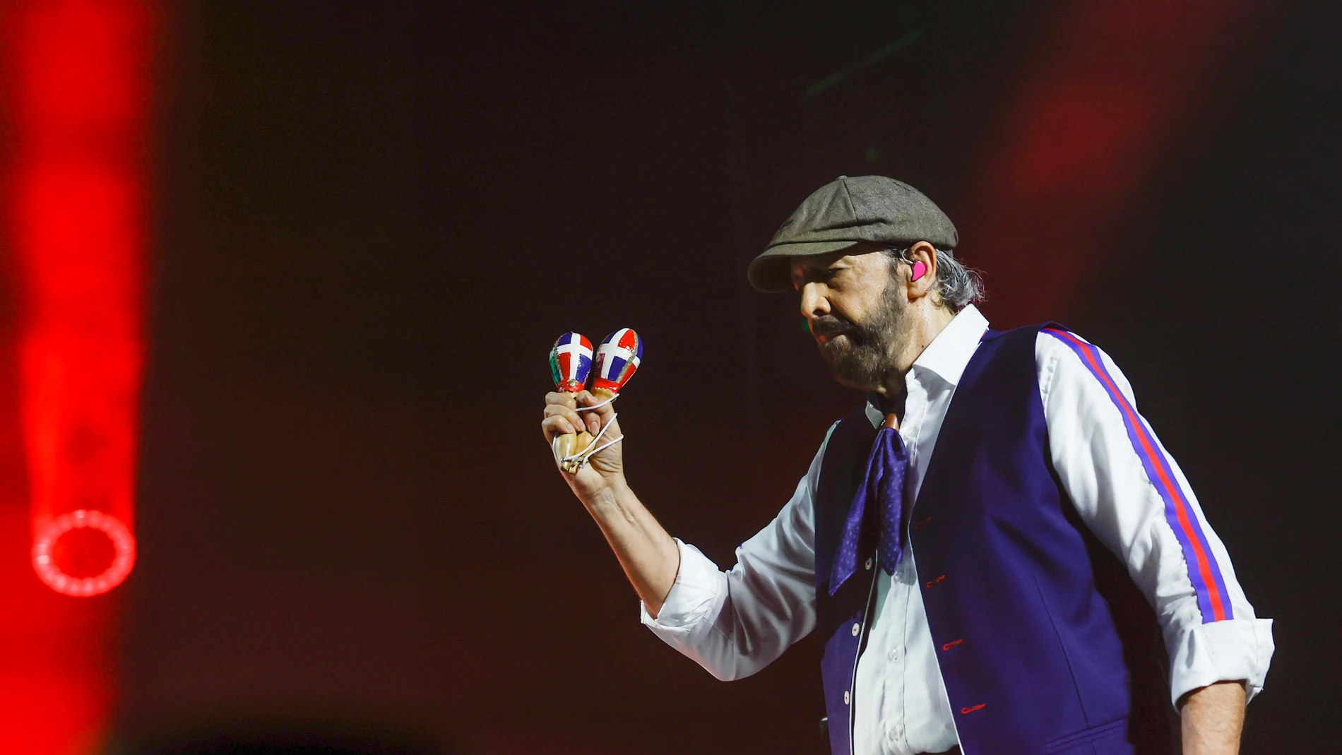 MADRID, 15/07/2025.- Un momento del concierto que el cantante y compositor dominicano Juan Luis Guerra ofrece este martes en el Movistar Arena de Madrid. EFE/ Juanjo Martín