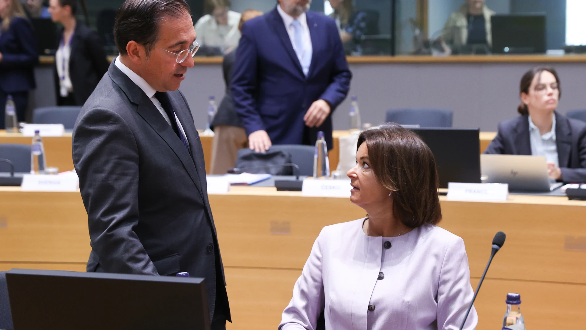 El ministro de Exteriores, José Manuel Albares, junto a su homóloga de Eslovenia, Tanja Fajon. REMITIDA / HANDOUT por FRANCOIS LENOIR / EUROPEAN COUNCIL Fotografía remitida a medios de comunicación exclusivamente para ilustrar la noticia a la que hace referencia la imagen, y citando la procedencia de la imagen en la firma 15/07/2025