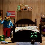 Un original espacio expone historias y detalles de Bad Bunny y la cultura de Puerto Rico