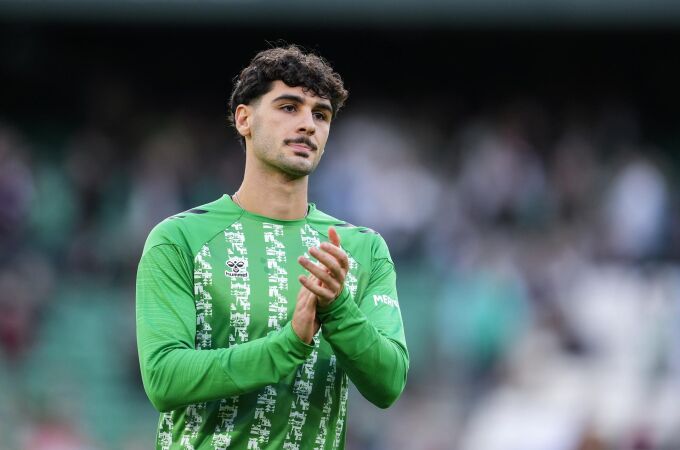 MADRID.-El estadounidense 'Johnny' Cardoso refuerza el centro del campo del Atlético de Madrid