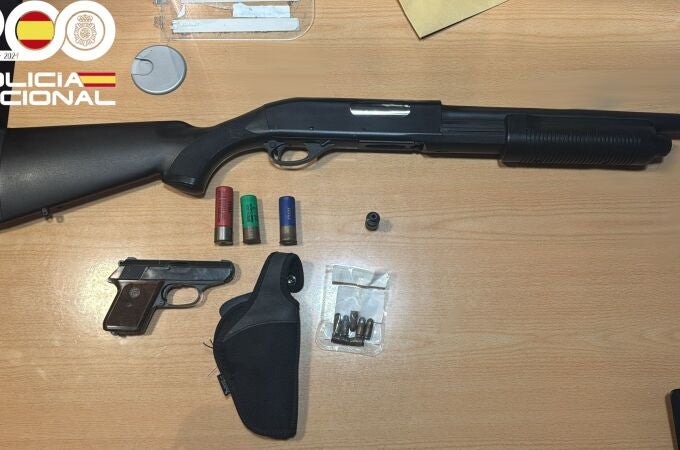 Sucesos.- Detenido en Palma por amenazar con una escopeta simulada a una camarera que se negó a servirle más alcohol