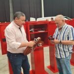 El presidente de la Diputación Javier Faúndez durante la entrega