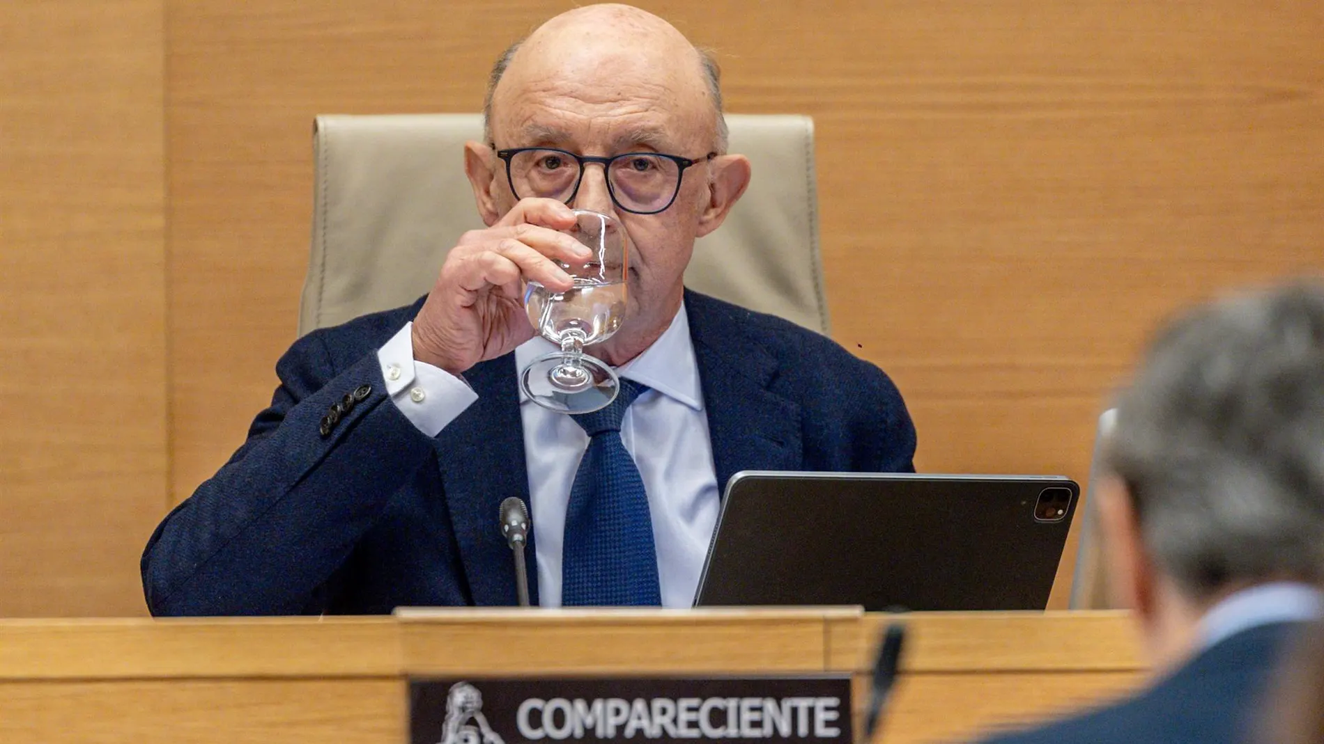VÍDEO: Imputado el exministro Montoro por presuntamente cambiar leyes para beneficiar a empresas gasísticas