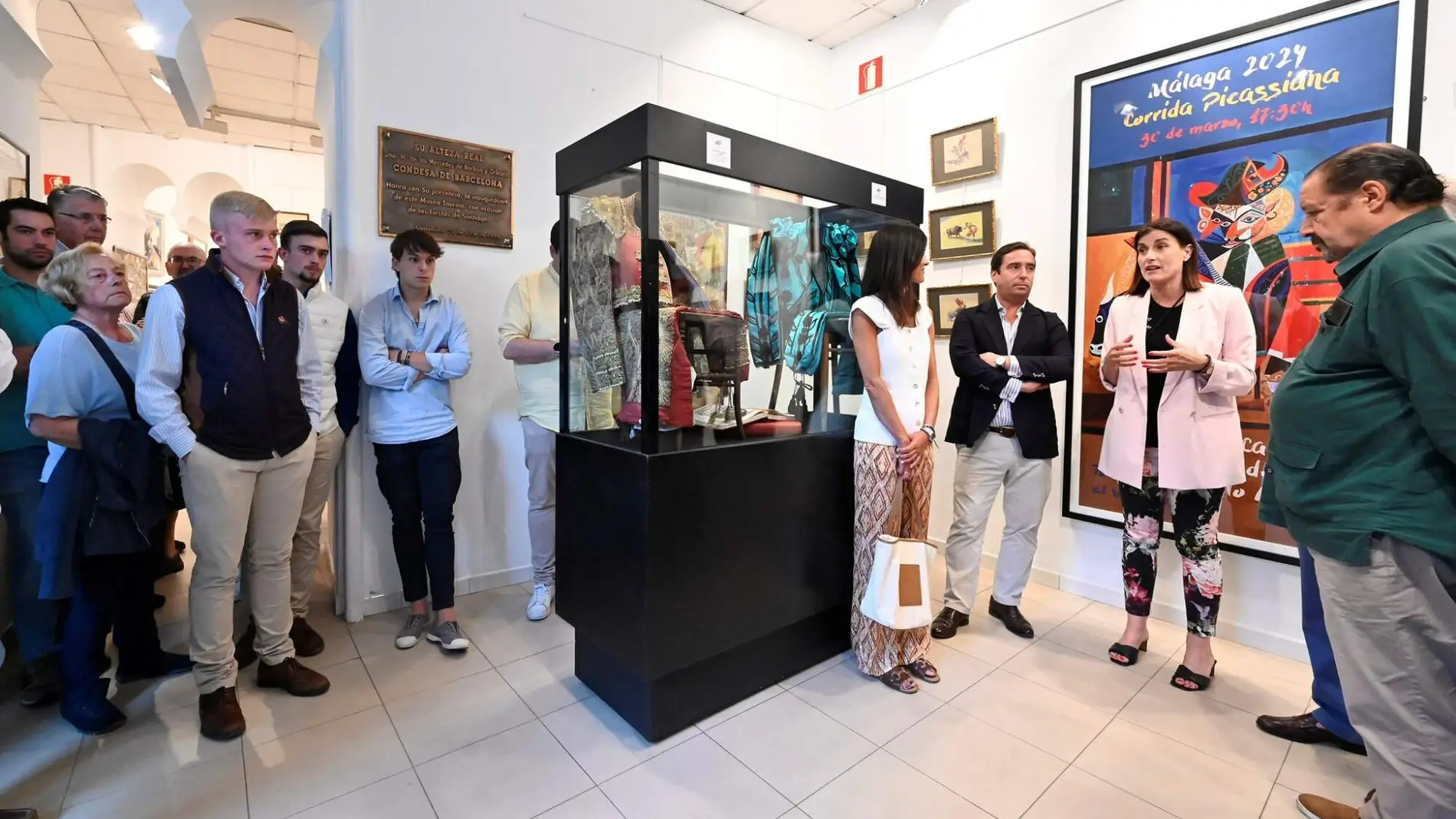 Todo listo en Santander para una feria taurina histórica: primer "No hay billetes" instalado