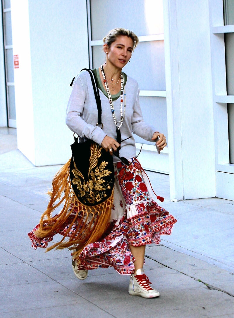 Elsa Pataky con falda bohemia.