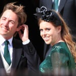Beatriz de York con su marido.