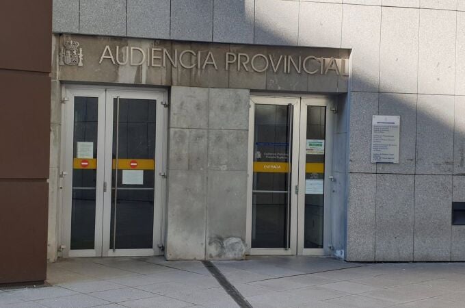 Piden 14 años de prisión para un hombre por intentar degollar a un desconocido en Villahormes (Asturias) en 2024