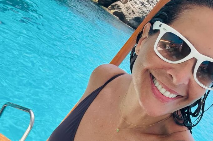 Nuria Roca y su posado en bañador en Menorca.