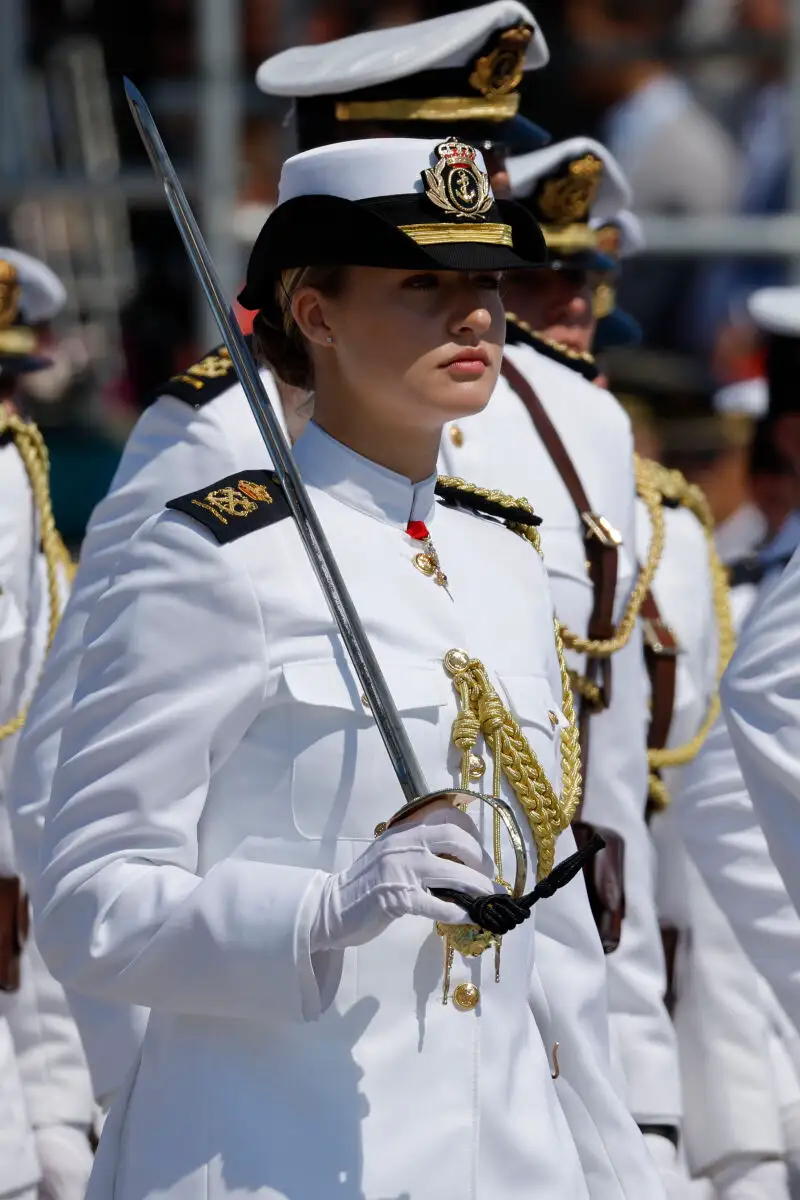 Los reyes y la infanta Sofía asisten a la entrega de reales despachos a los nuevos oficiales en la Academia Naval de Marín