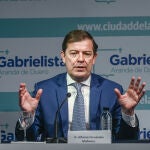 Fernández Mañueco durante su intervención en el curso "Prensa y Poder"