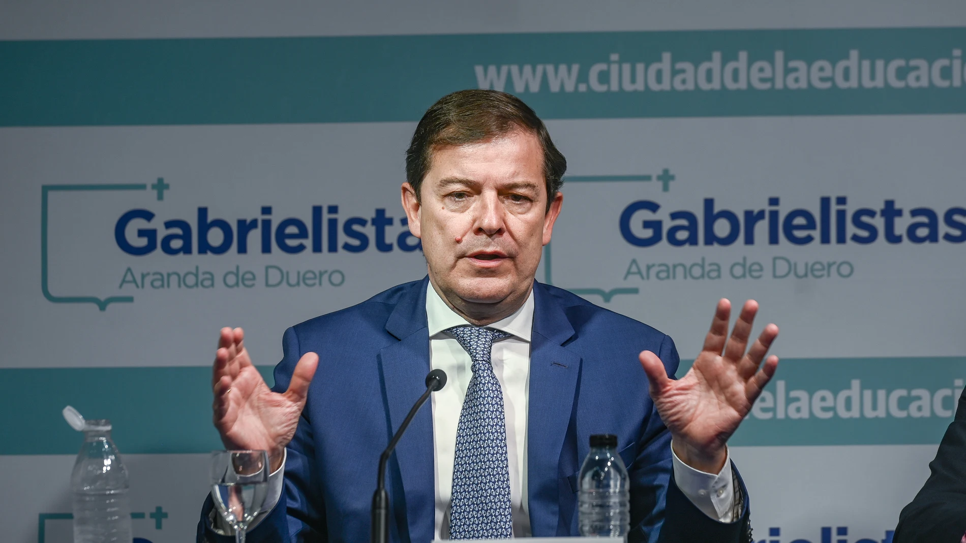 Fernández Mañueco durante su intervención en el curso "Prensa y Poder"