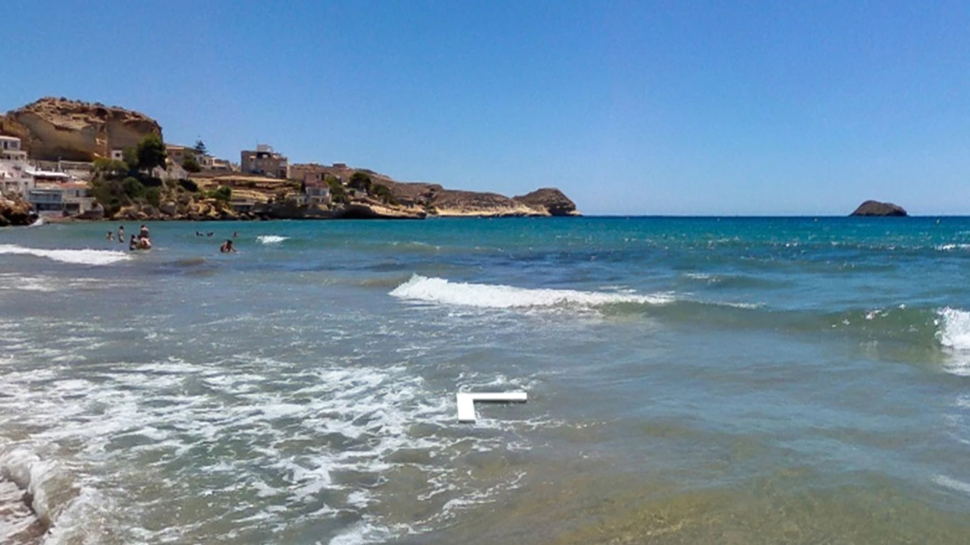 Playa Mar Rabiosa, en San Juan de los Terreros de Pulpí (Almería).REMITIDA / HANDOUT por Emergencias 112Fotografía remitida a medios de comunicación exclusivamente para ilustrar la noticia a la que hace referencia la imagen, y citando la procedencia de la imagen en la firma16/07/2025