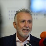 Ángel Víctor Torres se reúne con Save the Children, ACNUR y Plataforma de Infancia 