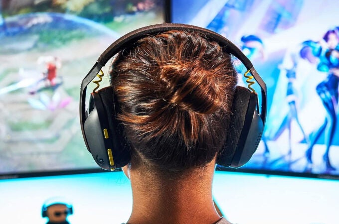 Estos auriculares solo pesan 165 gramos