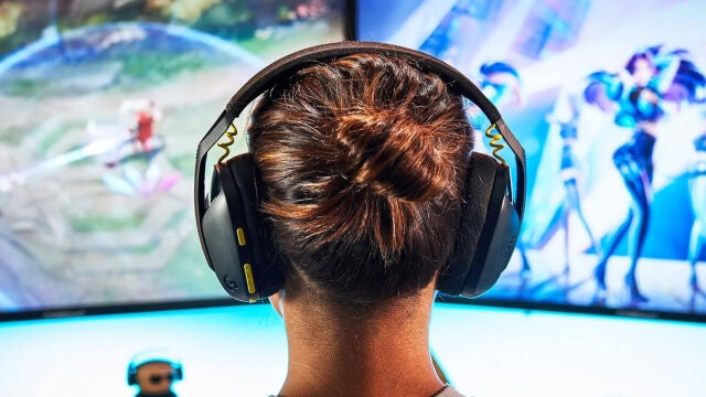 Estos auriculares solo pesan 165 gramos