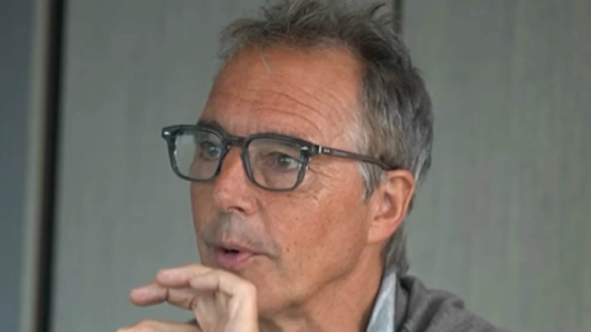 Dan Buettner, experto en longevidad, durante su vídeo