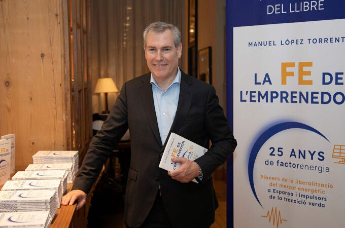 Emili Rousaud con el libro “La Fe dela emprendedor”