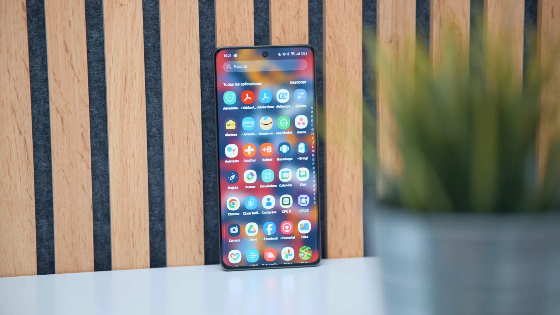 El realme GT 6 tiene una pantalla de 6,78 pulgadas