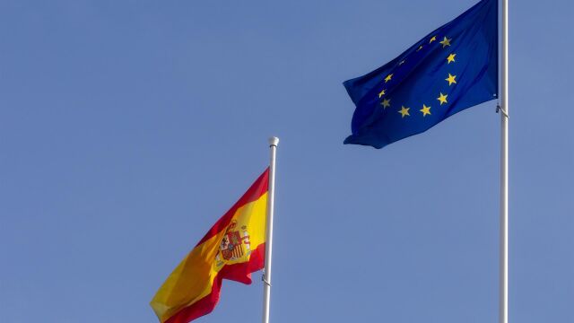 Economía.- Bruselas expedienta a España por retrasos en la nueva directiva contra el blanqueo