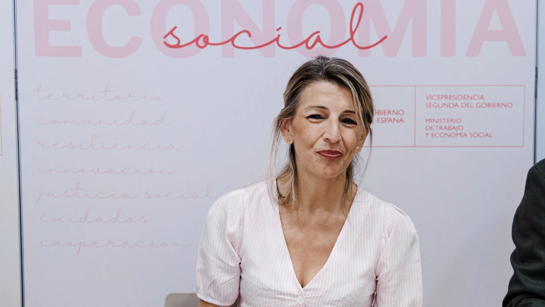 La vicepresidenta segunda y ministra de Trabajo y Economía Social, Yolanda Díaz, interviene en el Encuentro de cooperativas energéticas, en el Ateneo de Madrid, a 17 de julio de 2025, en Madrid (España). El acto reúne a representantes del cooperativismo energético con el fin de promover, apoyar y debatir el desarrollo de modelos energéticos cooperativos y sostenibles, con un fuerte enfoque en la economía social, la justicia climática y la participación ciudadana. 17 JULIO 2025 Carlos Luján ...