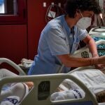 En España mueren más personas por covid que por gripe