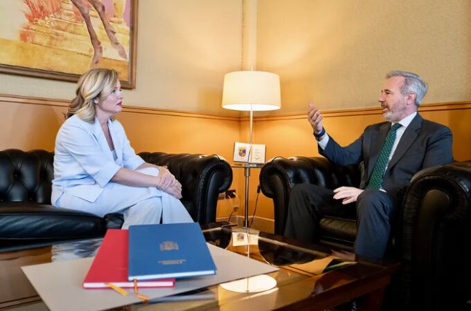 Pilar Alegría y Jorge Azcón durante su reunión en la sede del Gobierno de Aragón