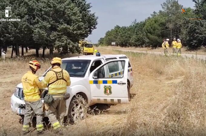 Imagen de agentes del Infocam en un paraje. 