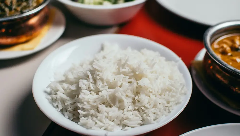 ¿Lavar el arroz sirve para algo? Esto dice la ciencia