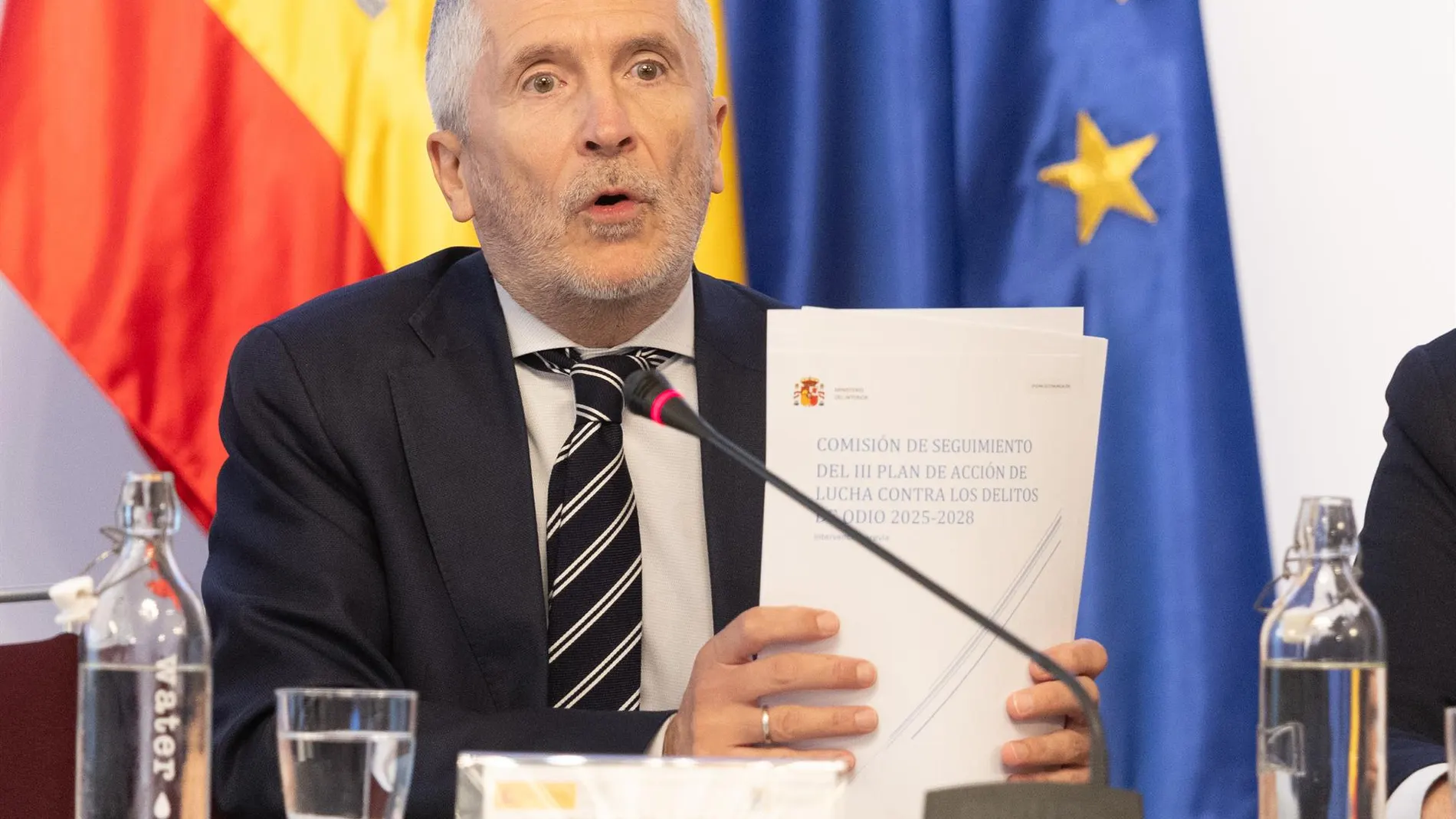 Marlaska adelanta que los delitos de odio bajaron un 13,8% y censura a "salvapatrias" que criminalizan al migrante
