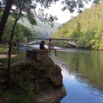 El rincón escondido del que todos se enamoran en Asturias: río, parrilla, trampolín, cascada y bosque