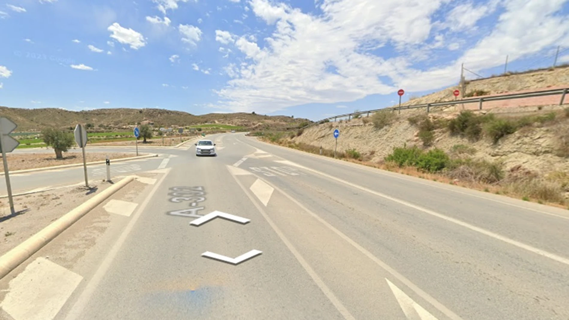 Cruce en el que ha tenido lugar el accidente en Cuevas del Almanzora (Almería).REMITIDA / HANDOUT por Emergencias 112Fotografía remitida a medios de comunicación exclusivamente para ilustrar la noticia a la que hace referencia la imagen, y citando la procedencia de la imagen en la firma18/07/2025