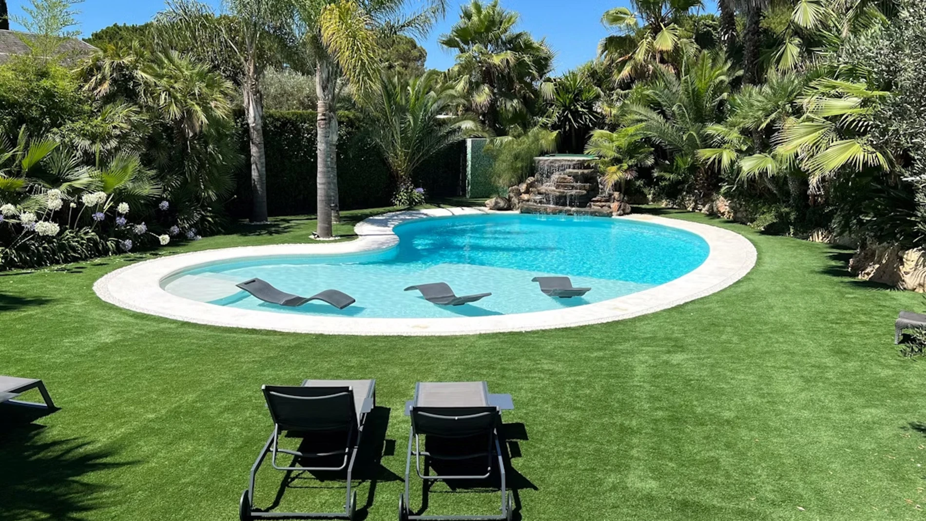 El nuevo plan estrella del verano: alquilar piscinas por horas sin salir de la ciudad