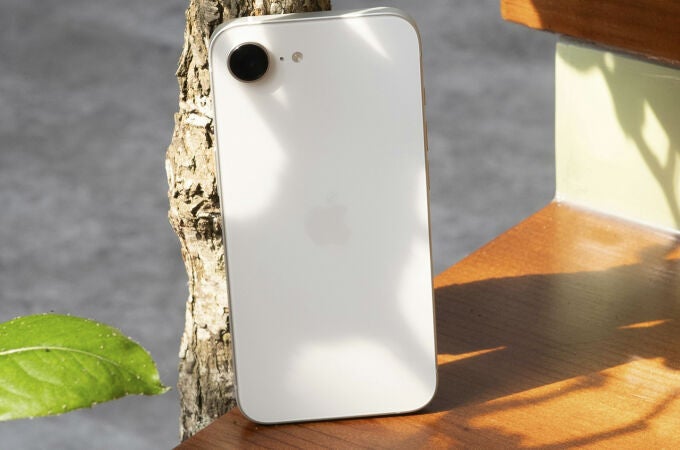 iPhone 16e