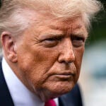 El recorte de Trump a medios públicos: golpe "devastador" para canales y radios locales