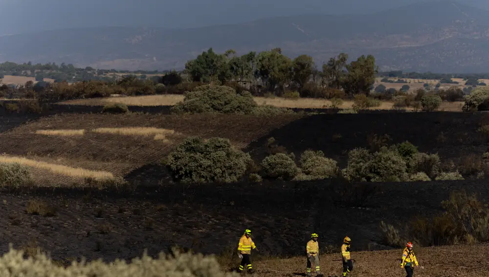 El incendio de Méntrida (Toledo) que afecta a Madrid, en fase de control tras arrasar 3.100 hectáreas