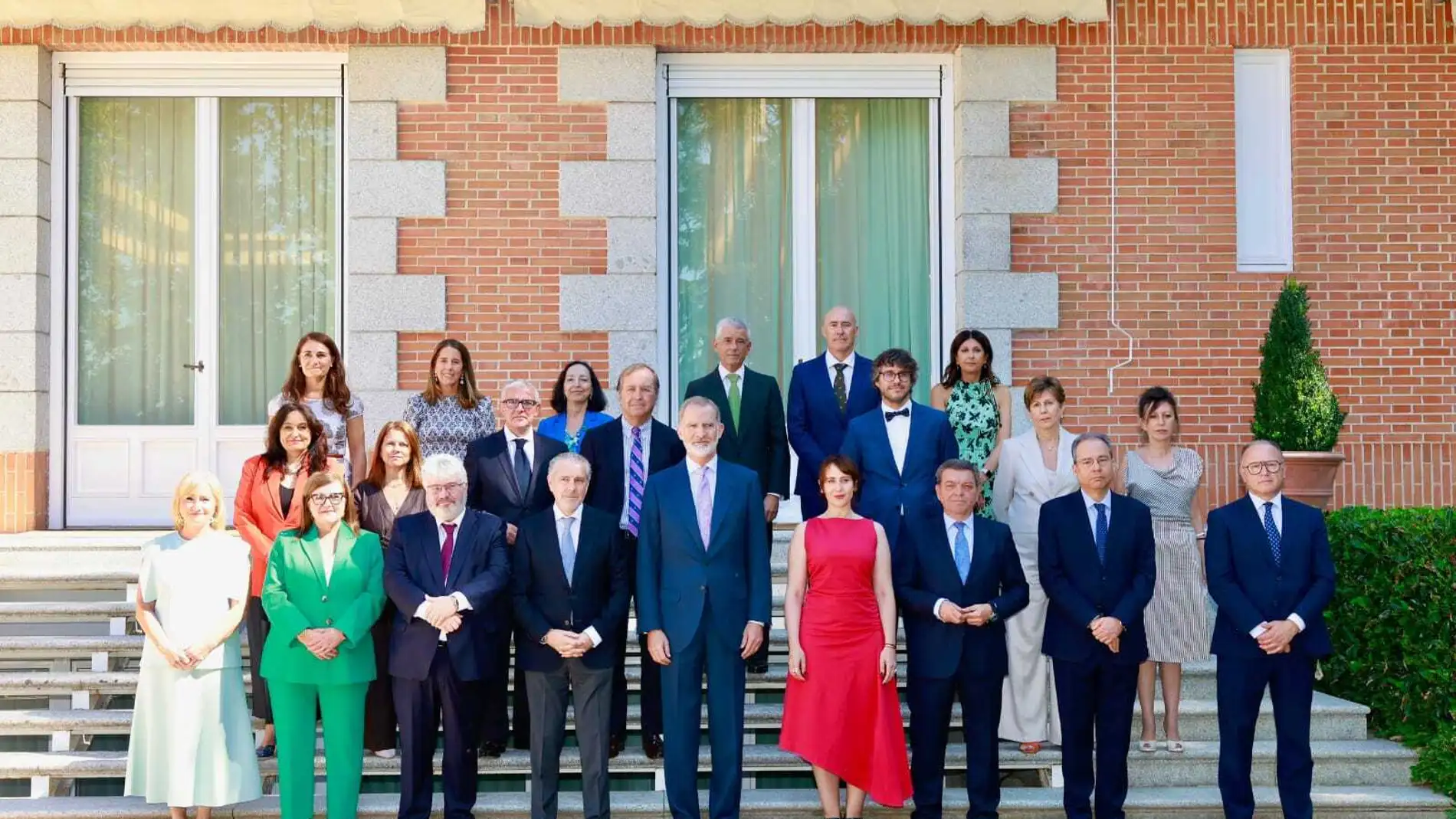 Recepción del Rey a los patronos de la Junta en la Fundación Centro Nacional del Vidrio