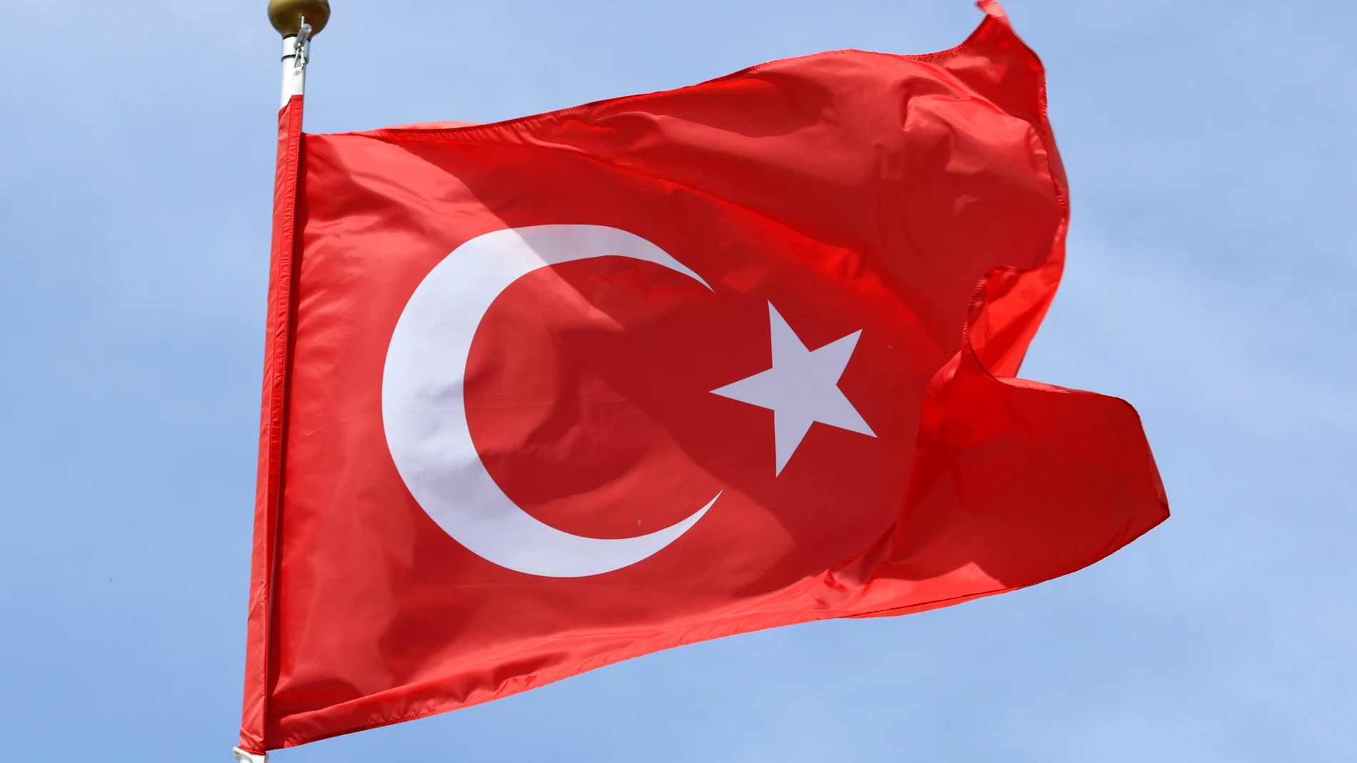 June 20, 2025, Saint Petersburg, Russia: The national flag of the The Republic of Turkey, fluttering in the wind on a flagpole in Saint Petersburg, Russia.Europa Press/Contacto/Maksim Konstantinov20/06/2025 ONLY FOR USE IN SPAIN