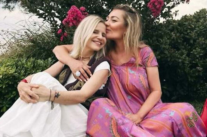Eugenia Martínez de Irujo y Amaia Montero
