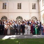 Foto de los nuevos registradores, con Bolaños y la decana del Colegio María Emilia Adán
