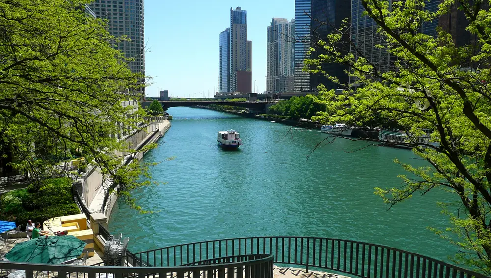 El paisaje urbano de Chicago se integra con la naturaleza, como si hubiera sido diseñado para abrazarla
