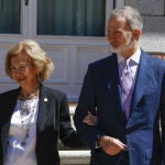El look de la Reina Sofía junto a su hijo.