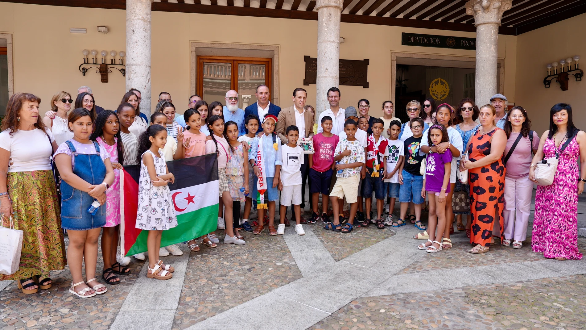 La Diputación de Valladolid recibe a 36 niños y niñas saharauis