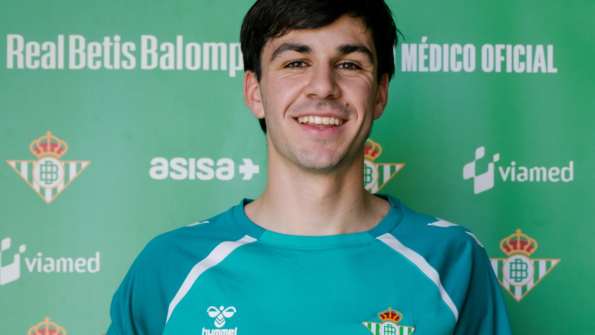 Gonzalo Petit pasa un reconocimiento médico con el Real Betis. REMITIDA / HANDOUT por REAL BETIS Fotografía remitida a medios de comunicación exclusivamente para ilustrar la noticia a la que hace referencia la imagen, y citando la procedencia de la imagen en la firma 18/07/2025