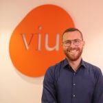 VIU adapta sus masters a la realidad y tiempo de los docentes con una metodología 100% online, flexible y secuencial, una asignatura detrás de otra, y distintas especialidades.
