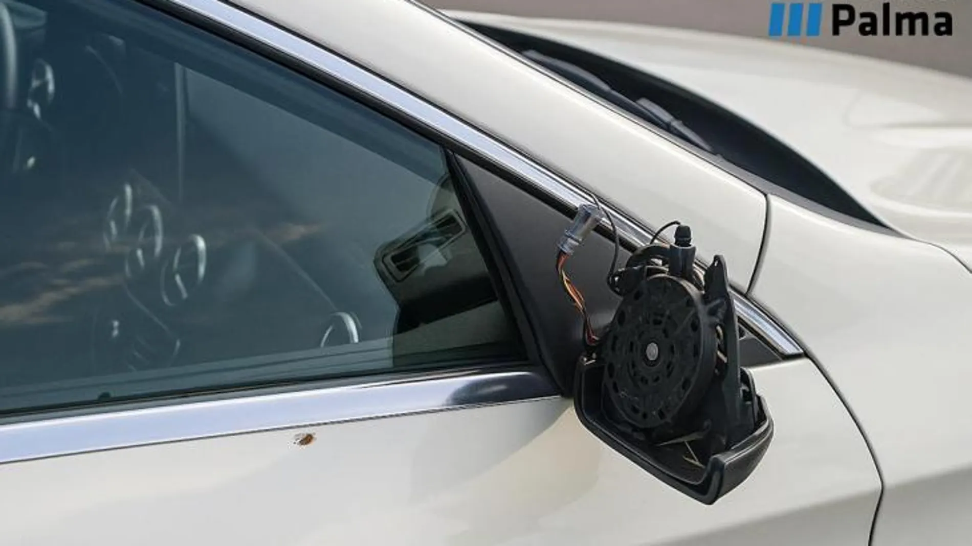 Imagen del retrovisor arrancado