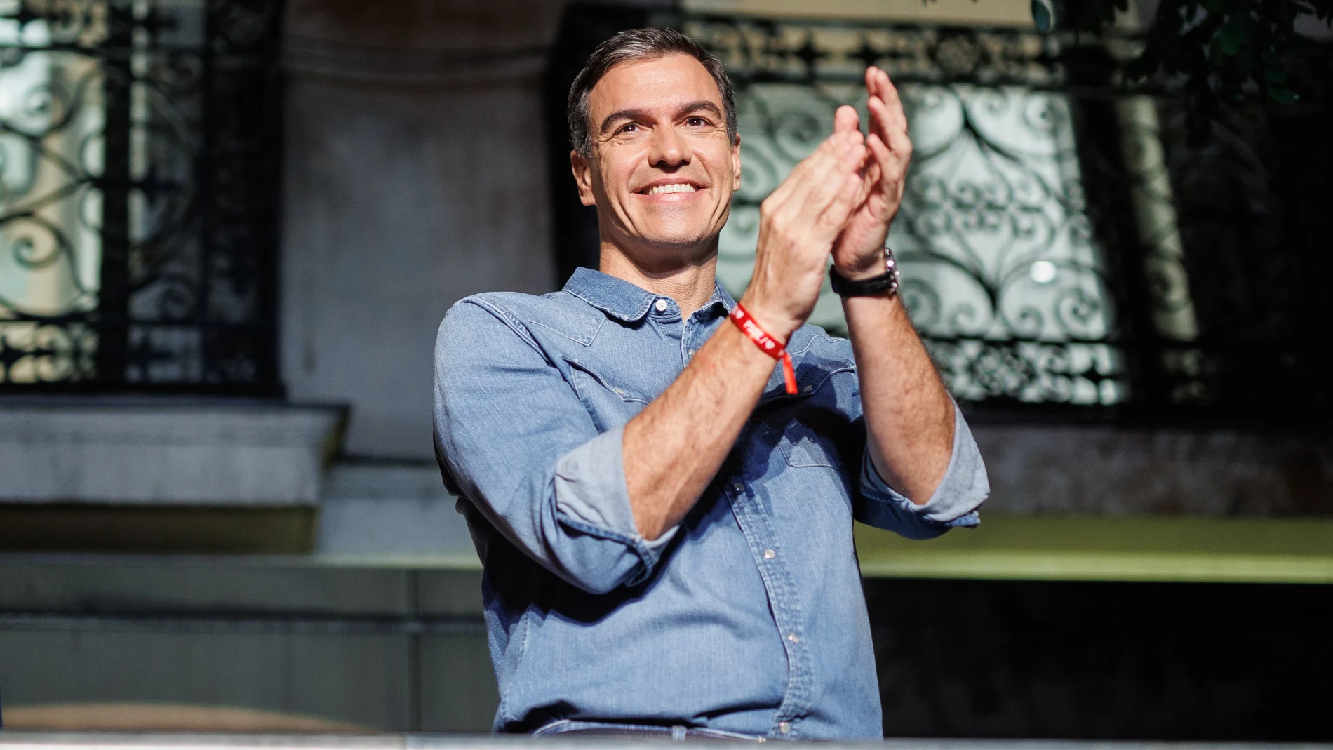 El presidente del Gobierno de España y secretario general del PSOE, Pedro Sánchez, agradece a sus votantes los resultados obtenidos en la jornada electoral de los comicios generales en la sede del Partido Socialista en la calle Ferraz, a 23 de julio de 2023