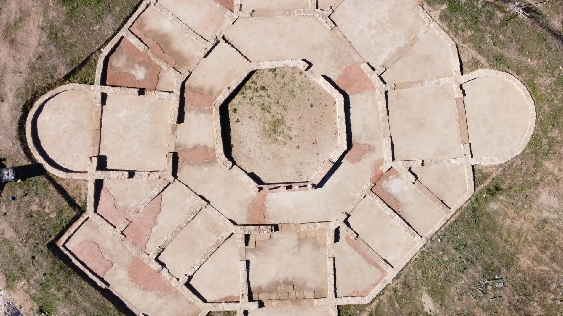 Vista aérea de una de las edificaciones de la Villa Romana de Valdetorres (Madrid) REMITIDA / HANDOUT por COMUNIDAD DE MADRID Fotografía remitida a medios de comunicación exclusivamente para ilustrar la noticia a la que hace referencia la imagen, y citando la procedencia de la imagen en la firma 16/07/2025