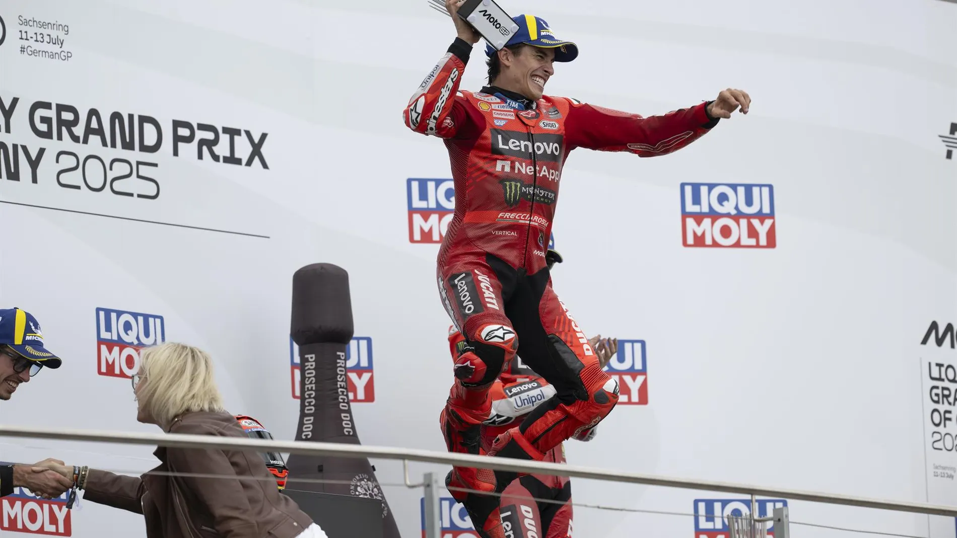 Marc Márquez completo en Brno su quinto doblete consecutivo
