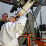 El Papa visita el Observatorio vaticano en aniversario de la llegada del hombre a la Luna