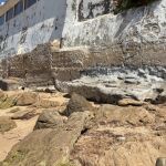 La playa del Pirata se ha quedado sin arena por los temporales 